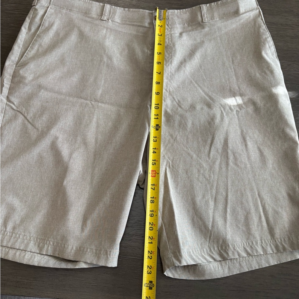 Ben Hogan Men's Beige Flat Front Shorts